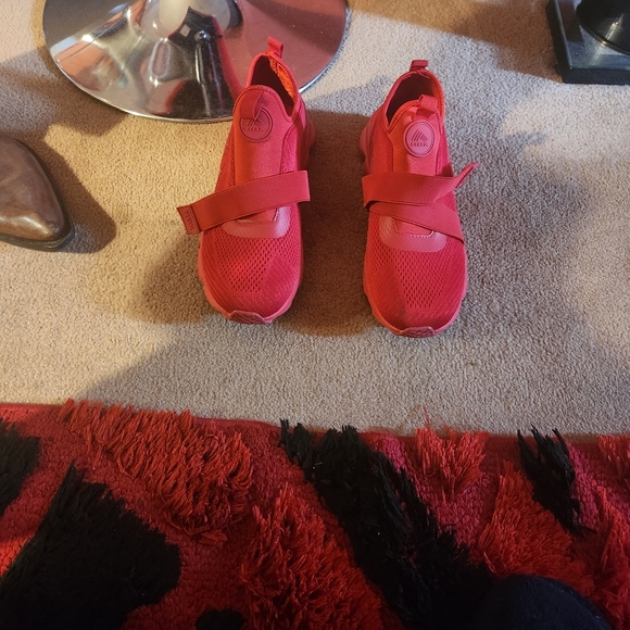 Shoes - Picture 11 of 11